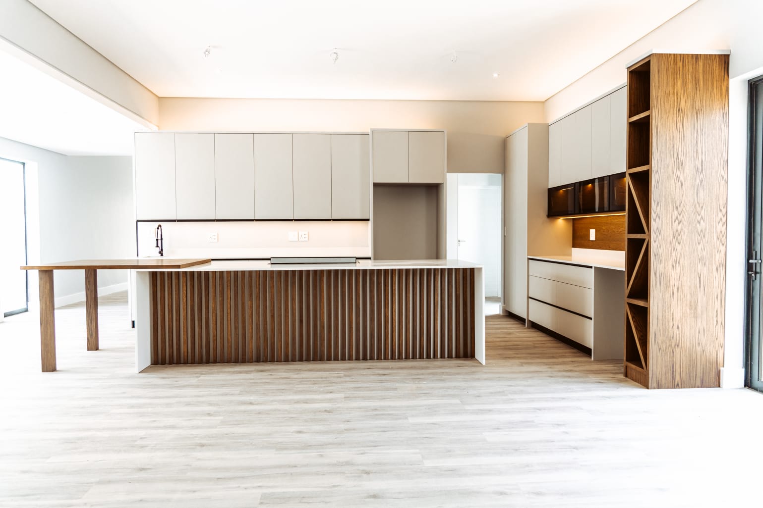 House Willemse — Bar & Vanities 6
