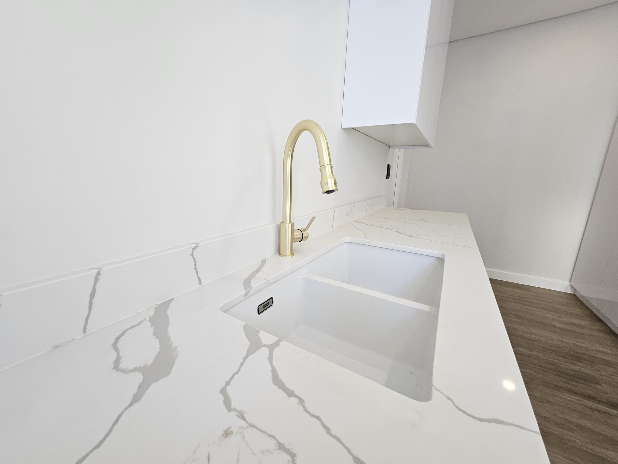 House Wasserfall 4